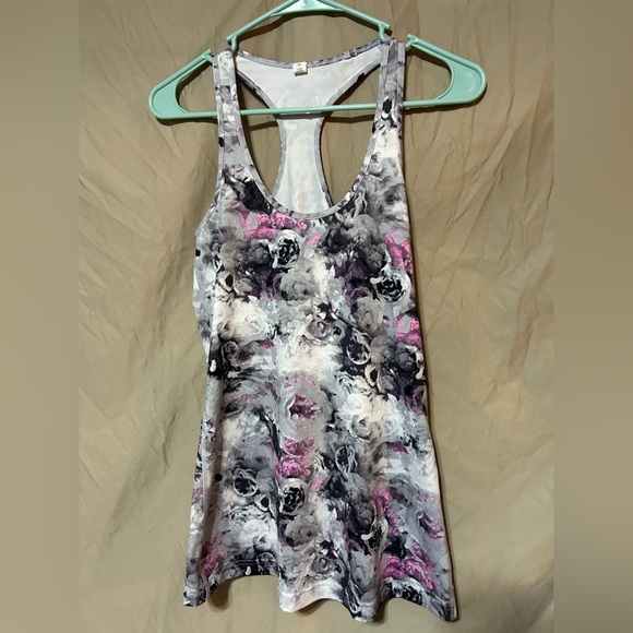 Lululemon tank top - Picture 1 of 3